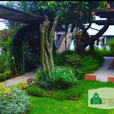 Hostal El Parque Tababela Εξωτερικό φωτογραφία
