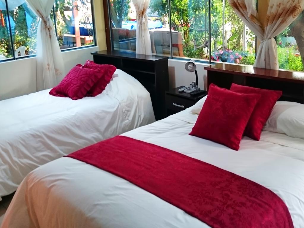 Hostal El Parque Tababela Εξωτερικό φωτογραφία