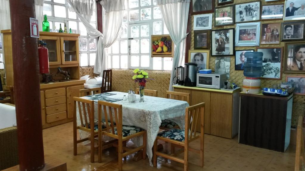 Hostal El Parque Tababela Εξωτερικό φωτογραφία