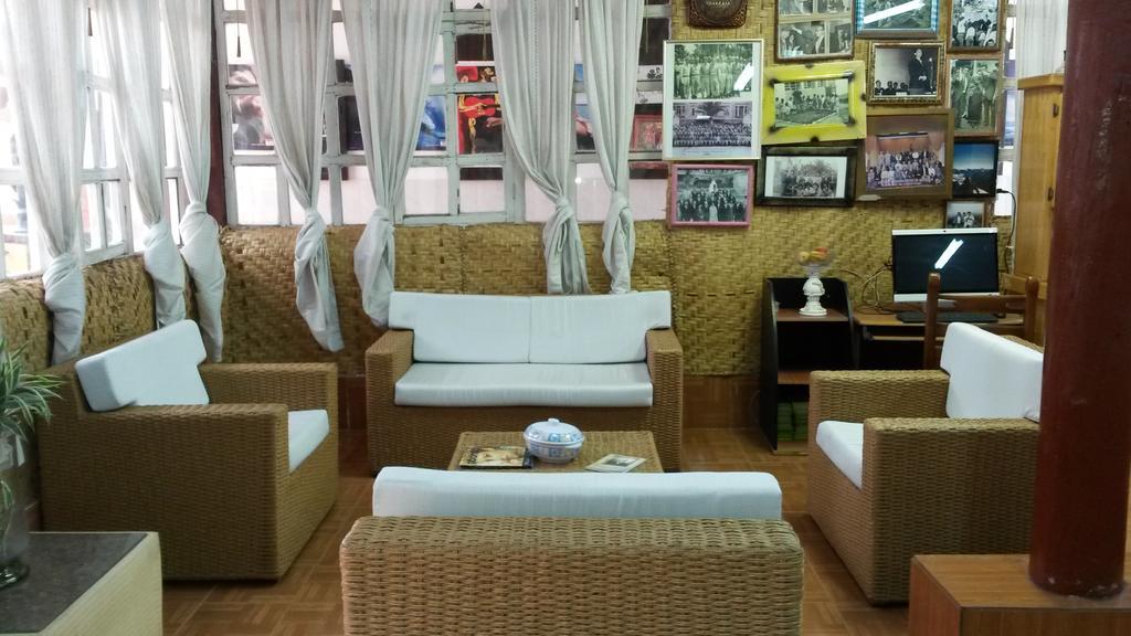 Hostal El Parque Tababela Εξωτερικό φωτογραφία