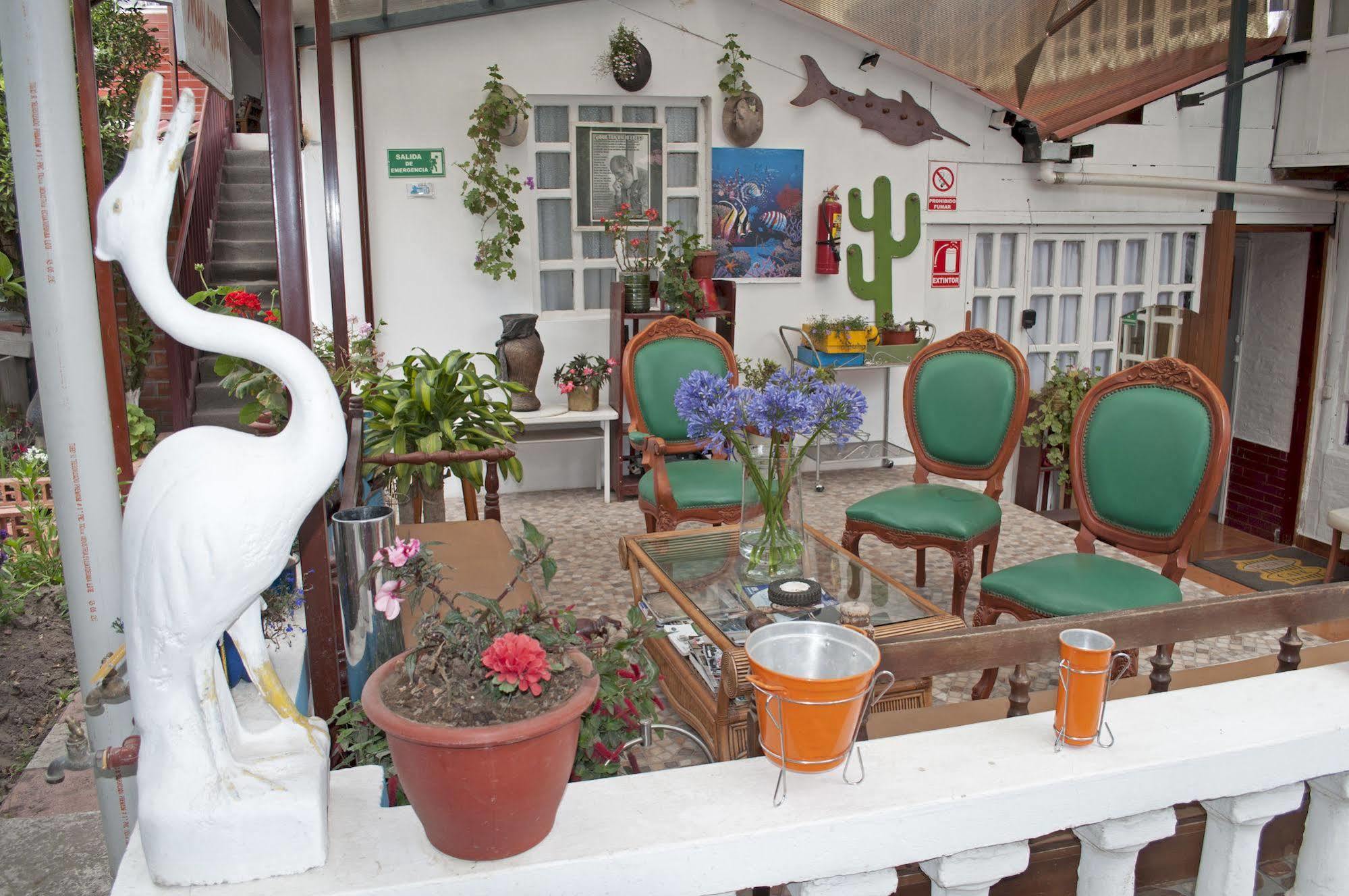 Hostal El Parque Tababela Εξωτερικό φωτογραφία