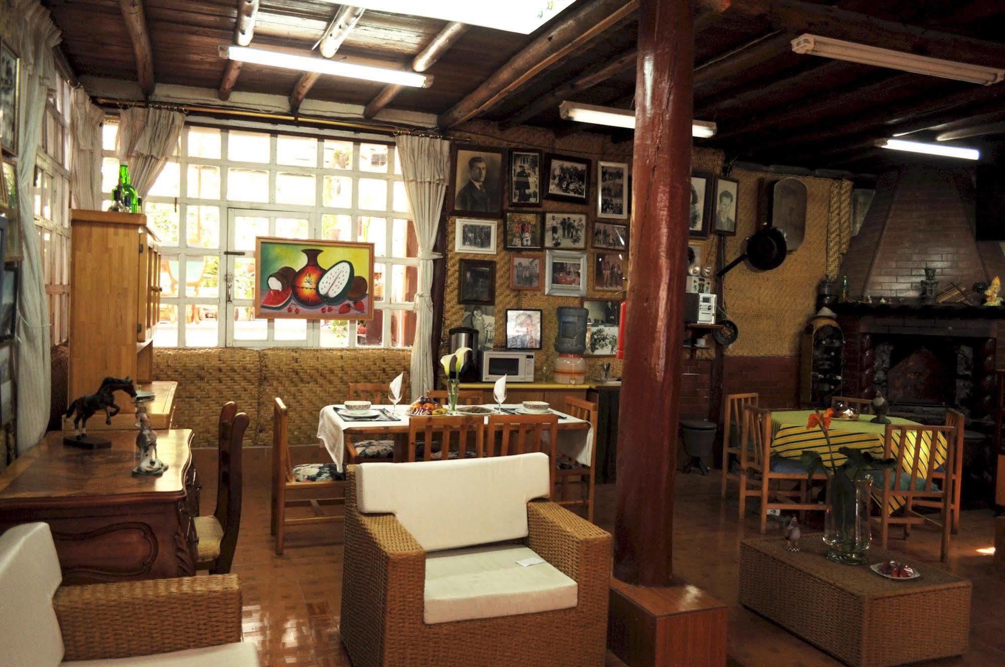 Hostal El Parque Tababela Εξωτερικό φωτογραφία